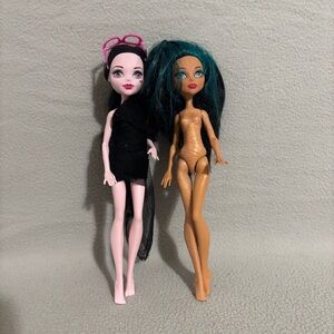 Monster High Draculaura and Cleo de Nile Fashion Dolls with Black and Teal Hair
